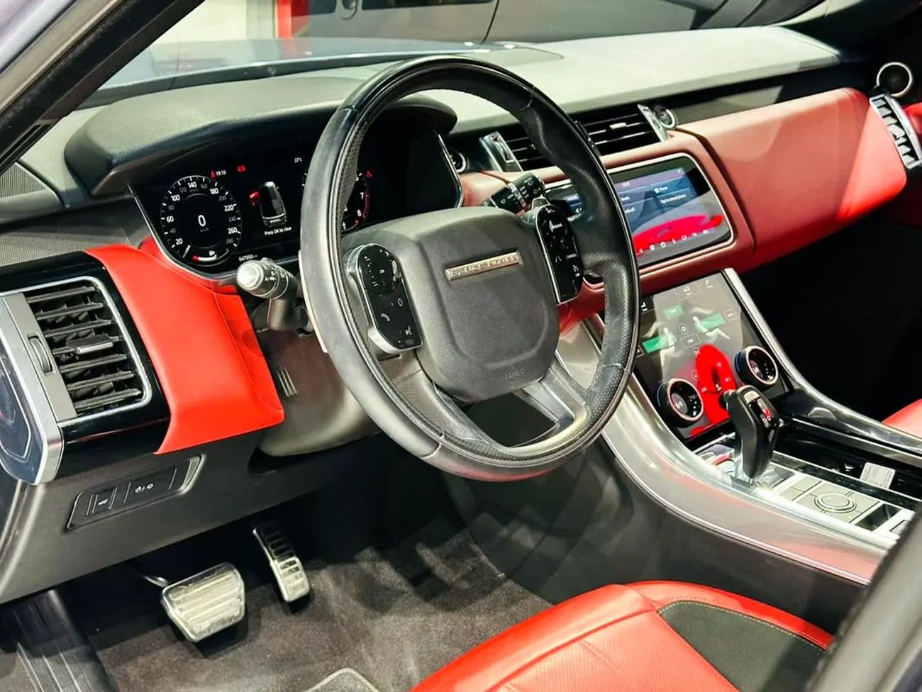 Land Rover Range Rover Sport Autobiography Dynamic P525 5.0L RANGE ROVER SPORTS V8 SUPERCHARGED P525 HSE GCC UNDER AGENCY WARRANT