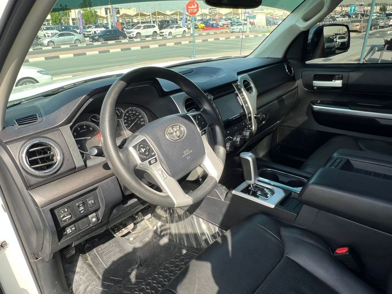 Toyota Tundra TOYOTA TUNDRA 2017 Crewmax SR5 5.7L/V8