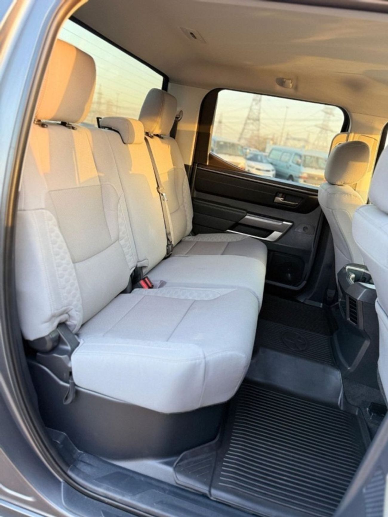 Toyota Tundra CREWMAX SR