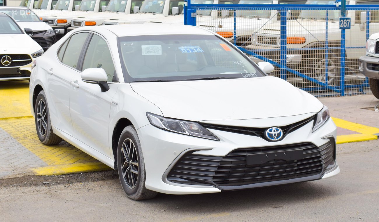 Toyota Camry LE Hybrid