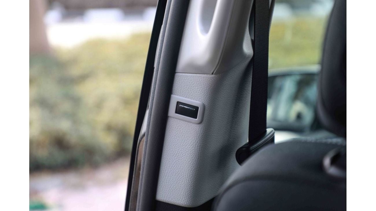 مرسيدس بنز V 250 2024 MBZ V250 2.0 4X2 VCLASS - أسود سبج ME داخل أسود | تصدير فقط