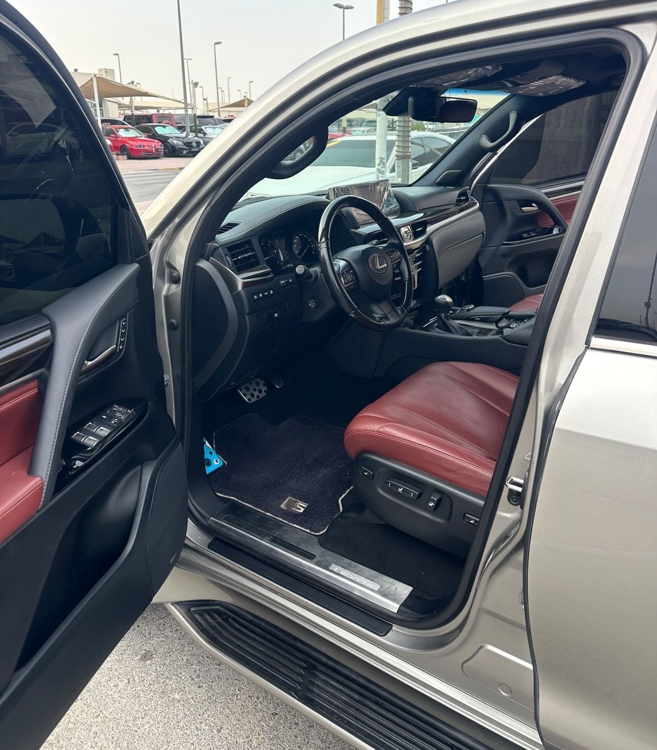 Lexus LX570 SIGNATURE