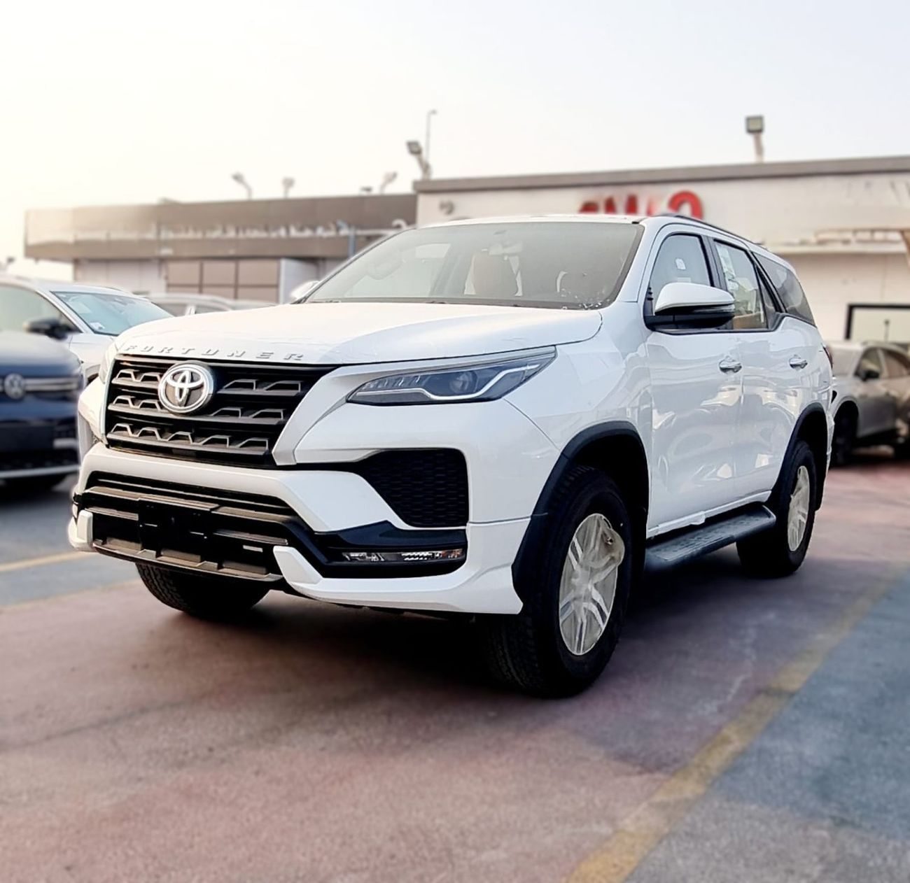 Toyota Fortuner TOYOTA FORTUNER 2.7L PETROL GR-KIT LEATHER SEATS POWER SEATS FULL OPTION MY 2025