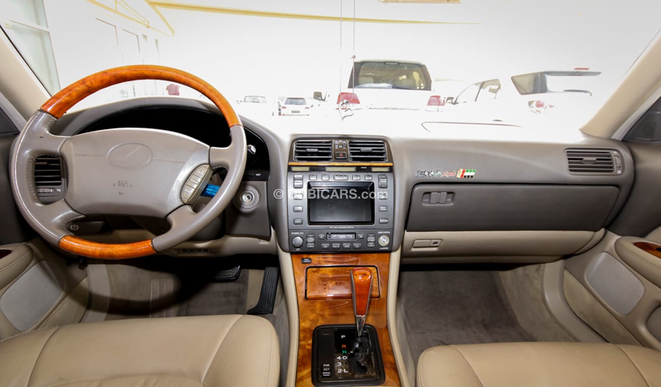 Lexus LS 400