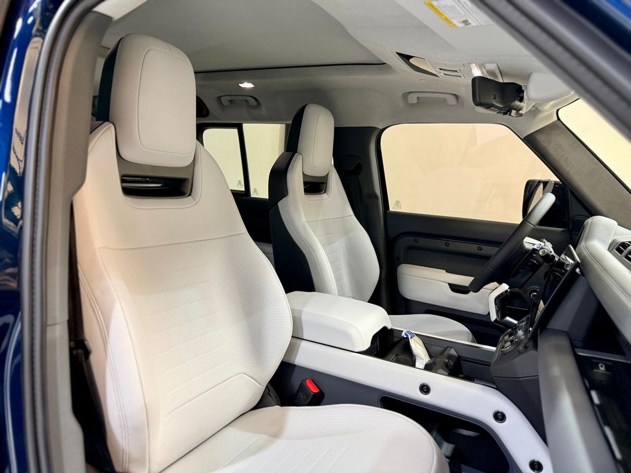 لاند روفر ديفندر 110 P635 OCTA V8 2026