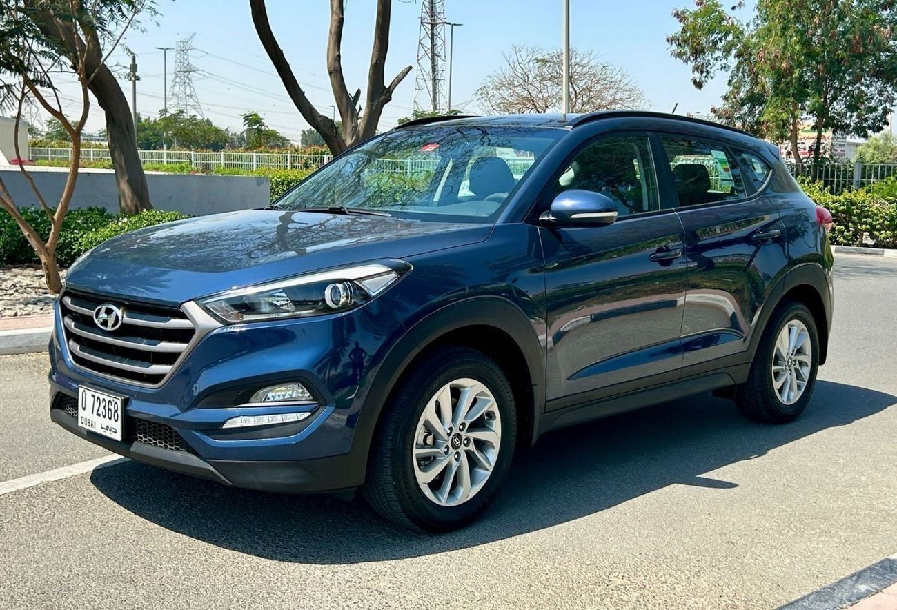 Hyundai Tucson GL Plus 2.0L GCC FULL AGENCY SERVICE WITH PANOROMIC ROOF, REAR CAMERA, AUTO FOLD SIDE MIRRORS