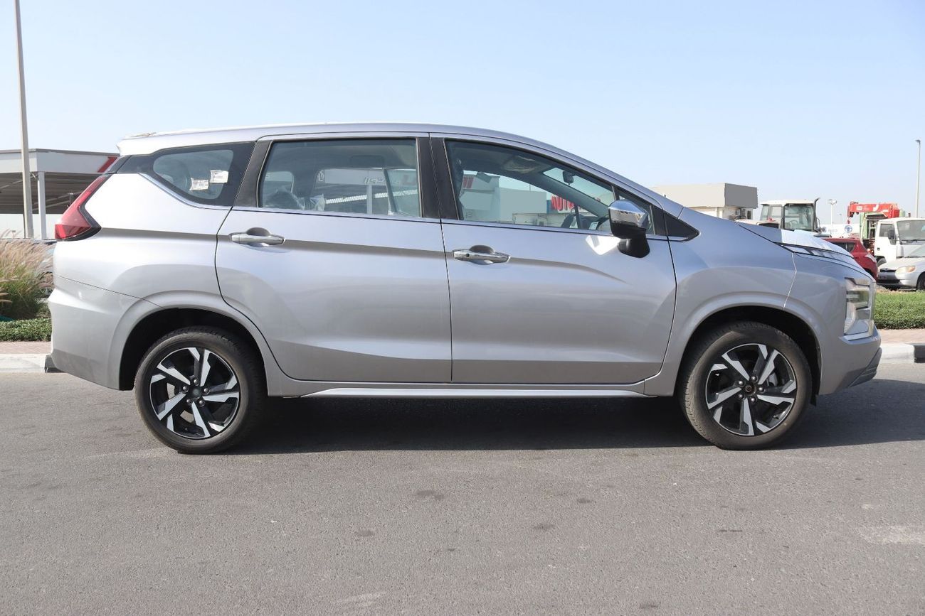 Mitsubishi Xpander Mid 1.5L Premium. Keyless Entry, Push Start, Monitor, Alloy Wheels, Model 2024