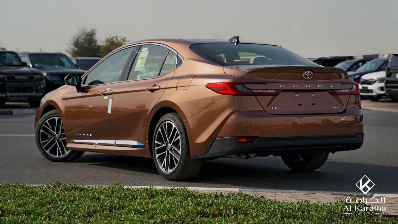 تويوتا كامري LE 2.5L Hybrid | Panoramic Sunroof | Rear Camera | Wireless Charger | Lumbar Seat