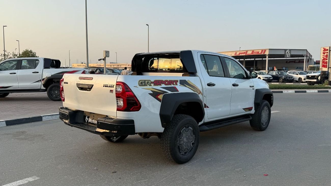 تويوتا هيلوكس GR Sport 4.0L