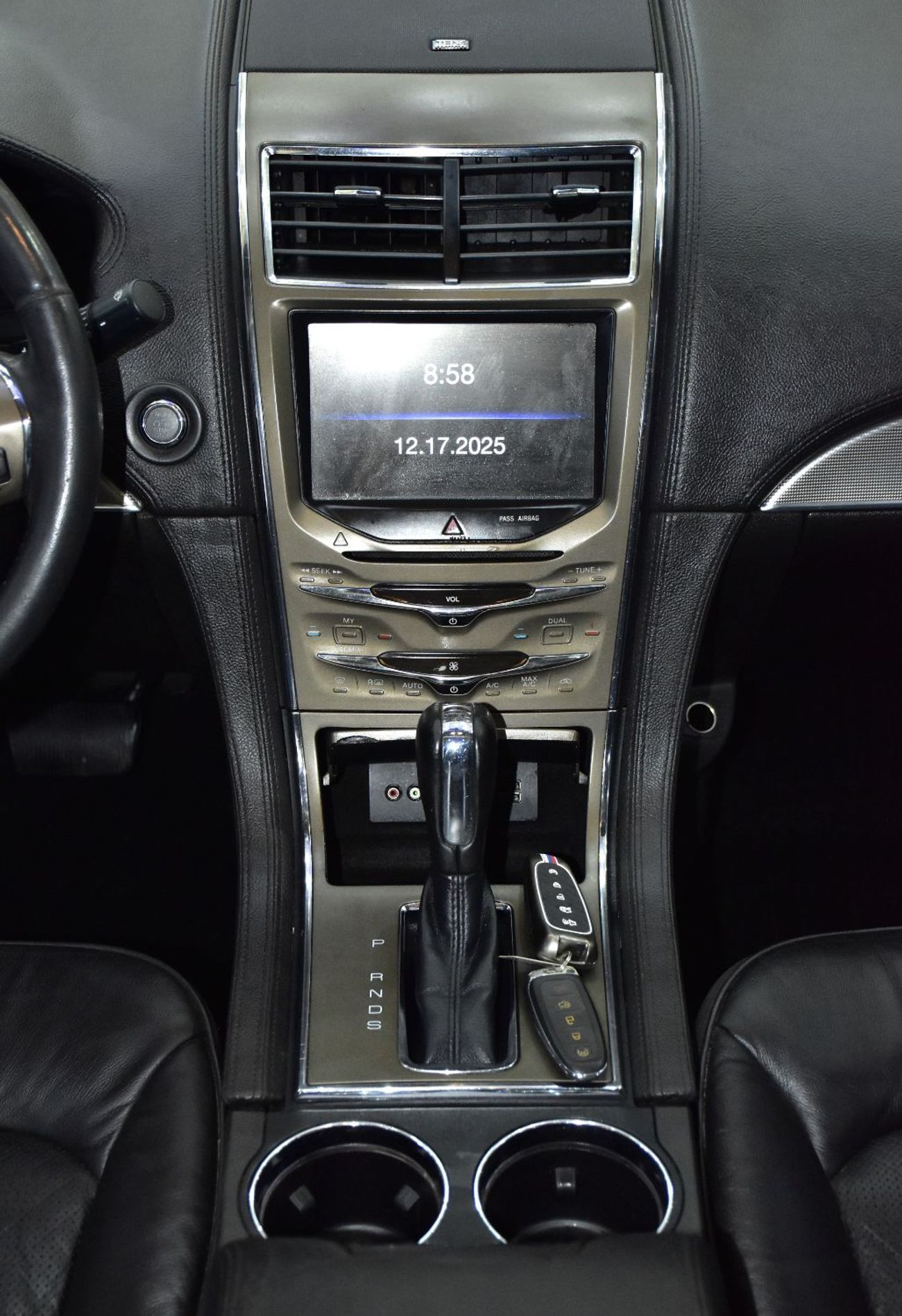 Lincoln MKX EXCELLENT DEAL for our Lincoln MKX AWD ( 2013 Model ) in Grey Color GCC Specs