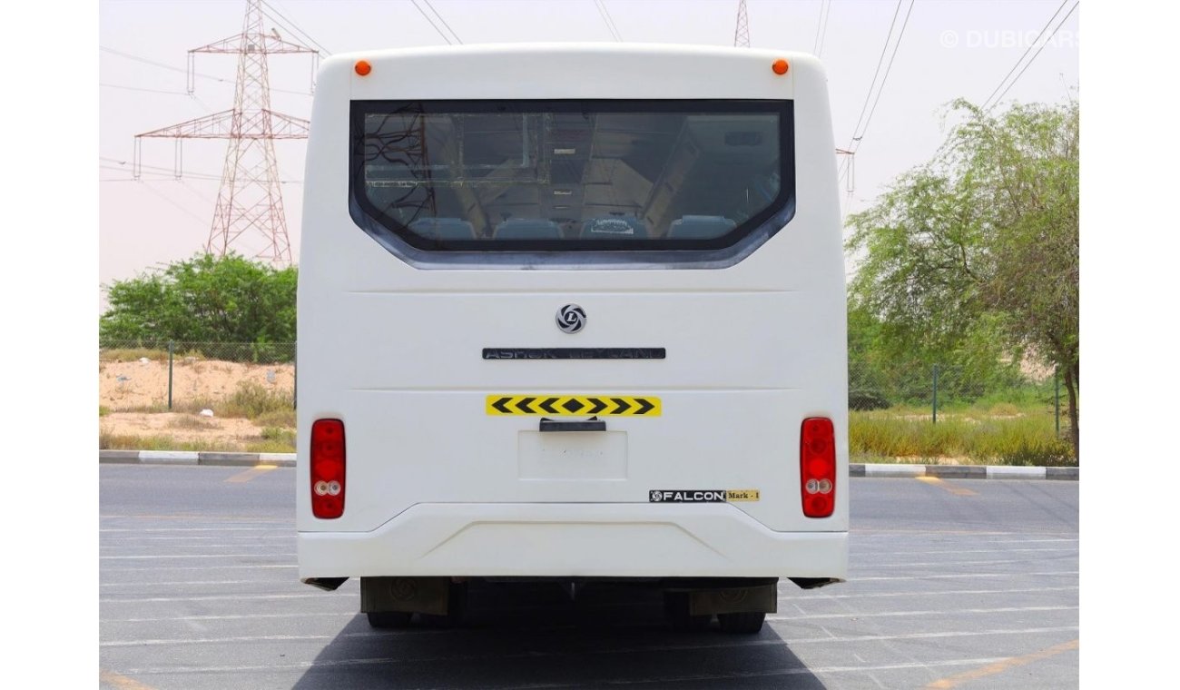 اشوك ليلاند فالكون | 66-SEATER | - WITH GCC SPECS AND EXCELLENT CONDITION