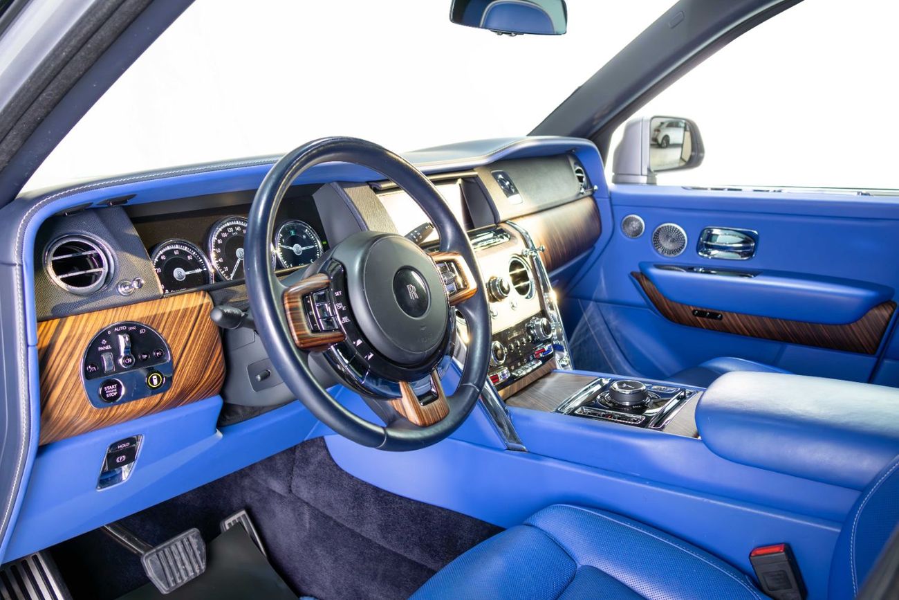 Rolls-Royce Cullinan GCC-VIP Seats-Cobalt Blue Interior-24 Inch Mansory Rims-Blue Calipers