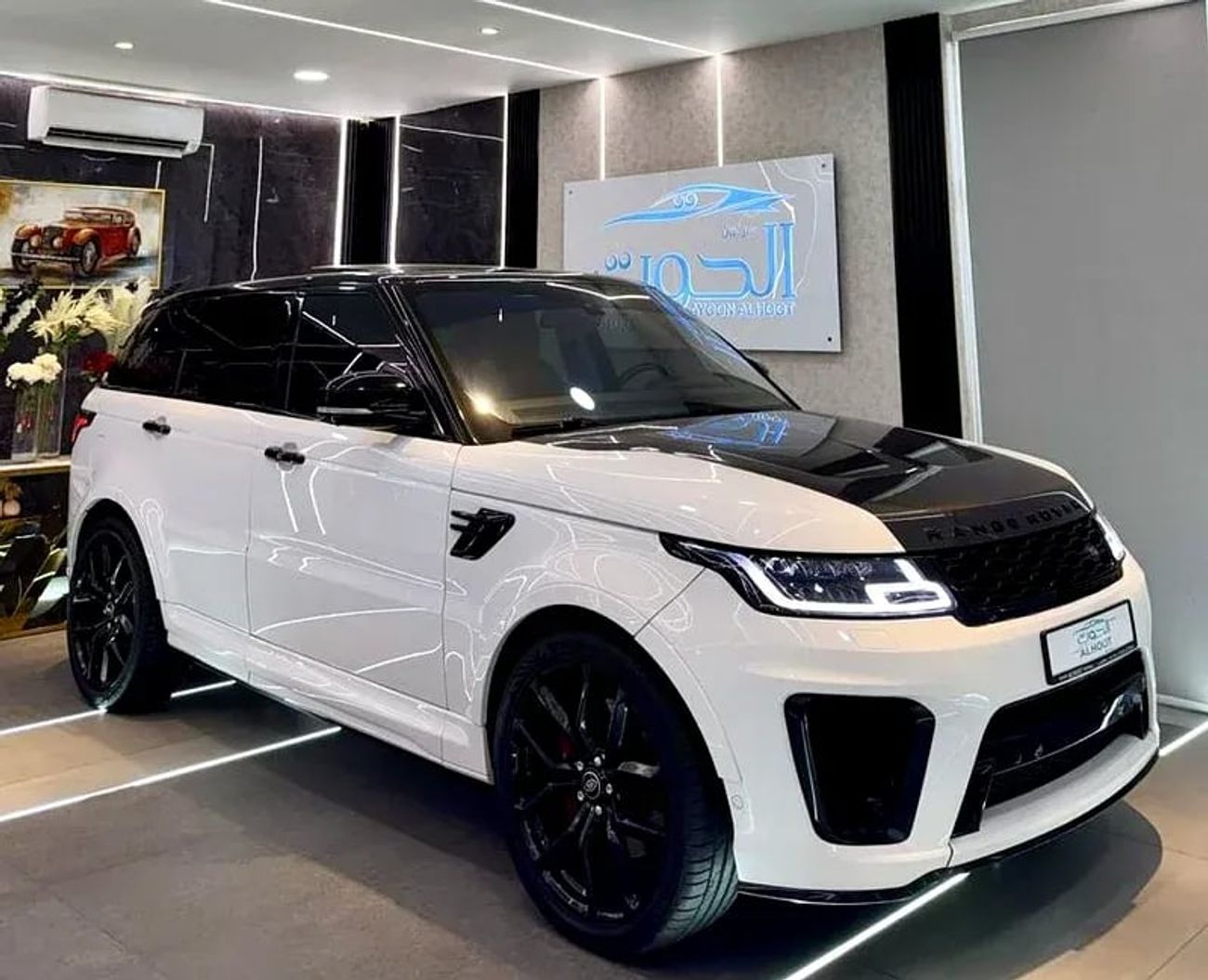 Land Rover Range Rover Sport SVR 5.0L (575 HP) AWD