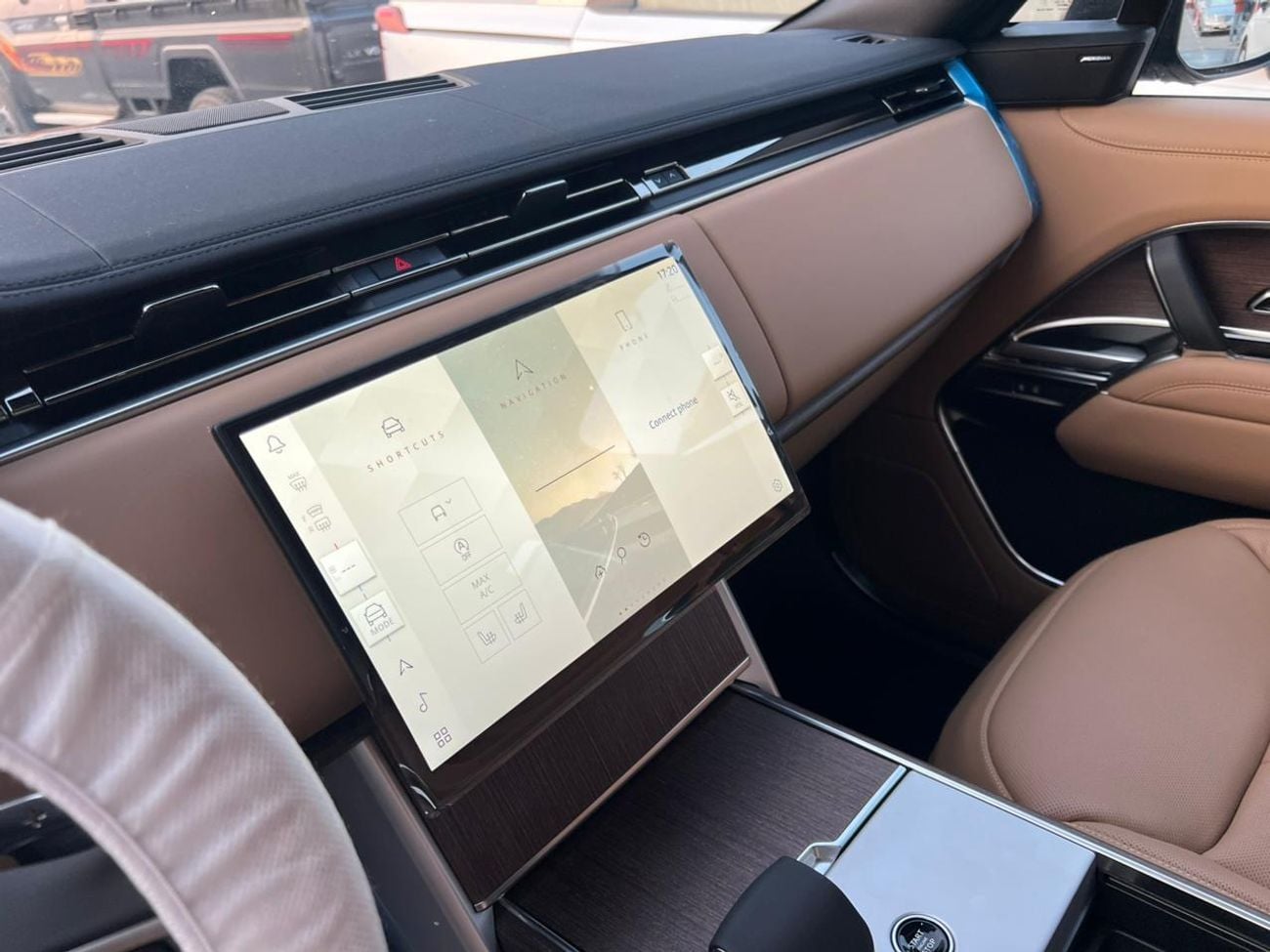 لاند روفر رينج روفر RANGE ROVER VOGUE  SE P400 - MODEL 2025 - ENGINE 3.0L - 5 SEATER