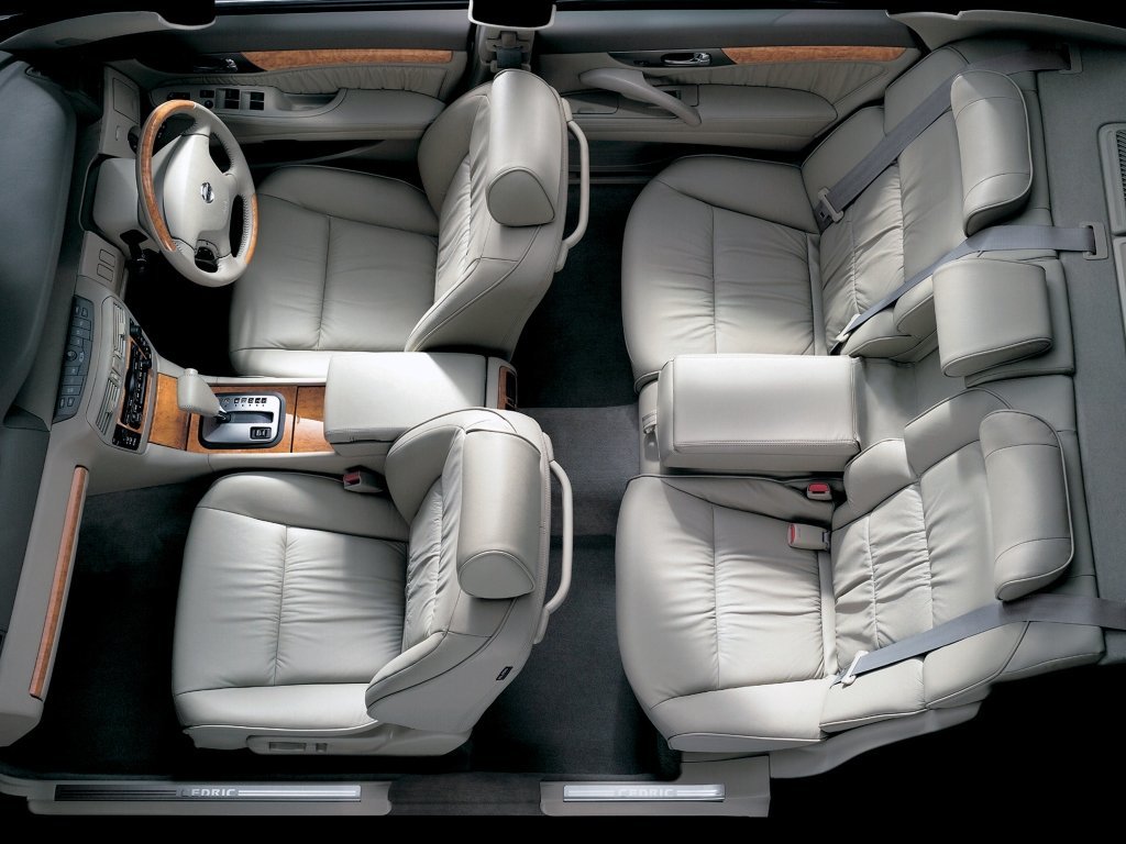 Nissan Cedric interior - Seats