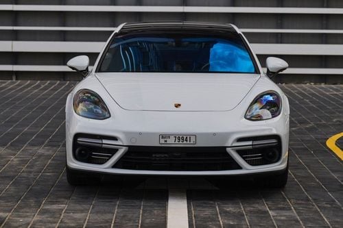 Porsche Panamera Turbo 4.0L AWD