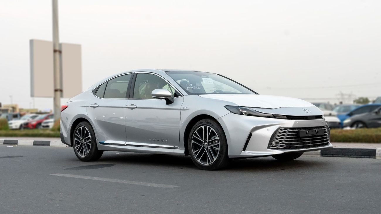 Toyota Camry 2026 Toyota Camry Lumiere 2.5L AT Hybrid (Silver-Tan)