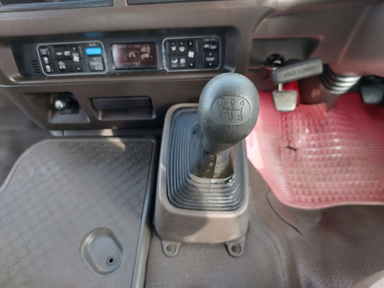 ميتسوبيشي روزا (RAMADAN OFFER) MITSUBISHI ROSA BUS RHD 2003 MODEL 5.2 L DIESEL MANUAL(PM00111)