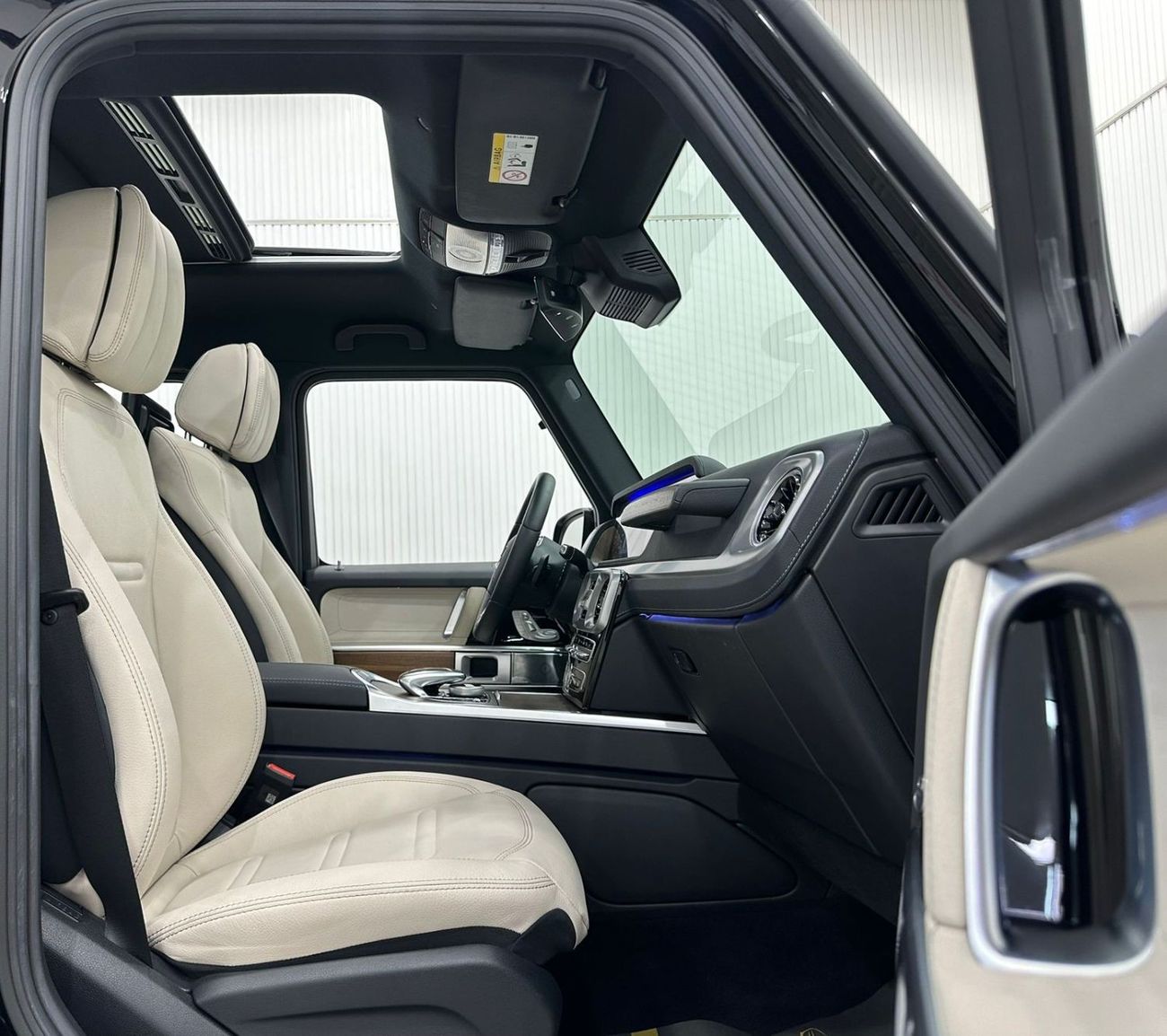 مرسيدس بنز G 500 بريميوم + 2022 Mercedes Benz G500 AMG (G63 Kit), 2027 Mercedes Warranty, 2026 Mercedes Service Pack,