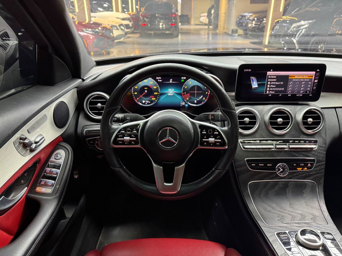 Mercedes-Benz C 300 Premium + 2.0L