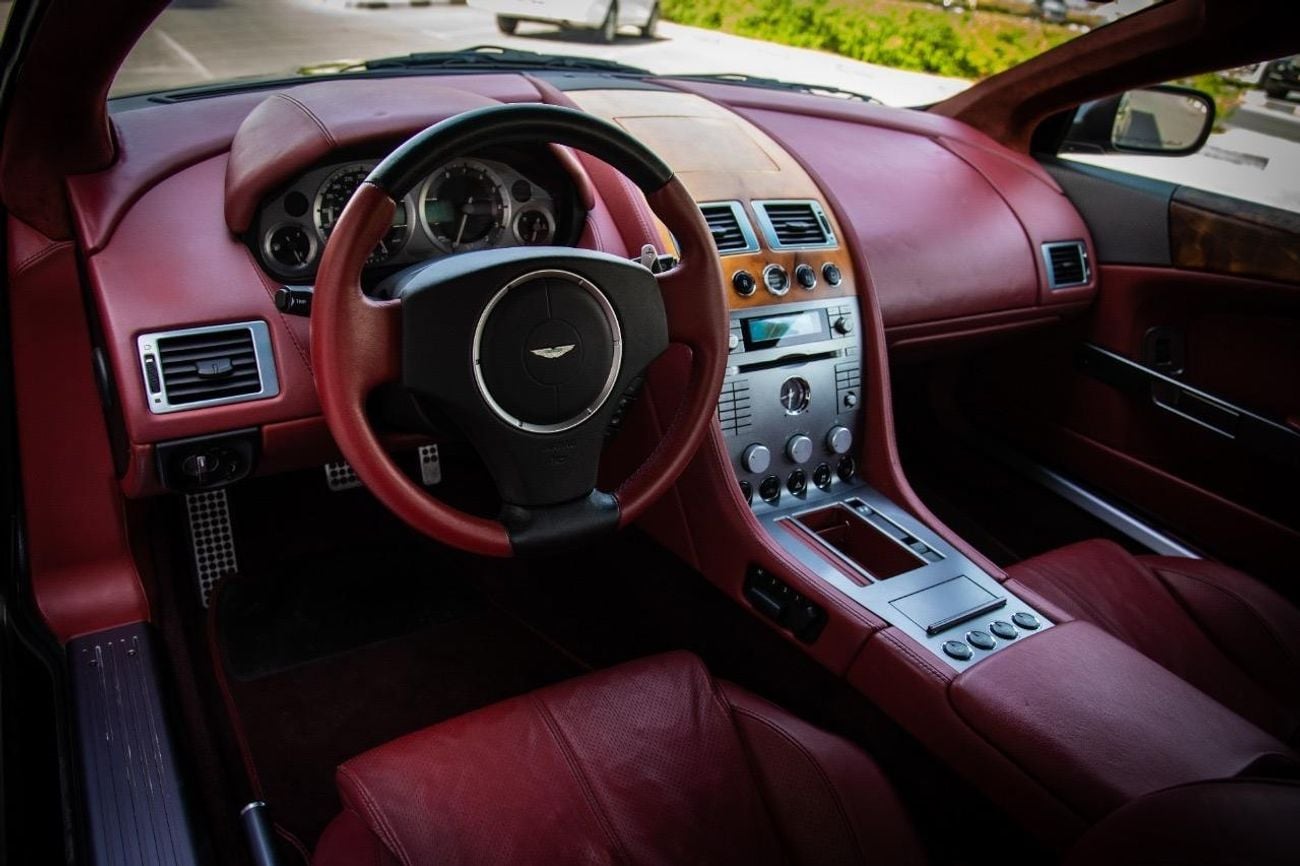 Aston Martin DB9