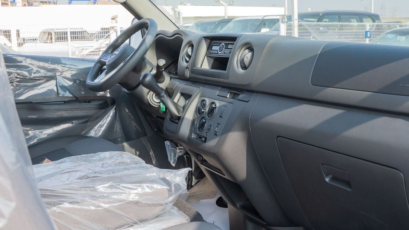 نيسان أورفان 2026 Nissan Urvan 2.5L MT Diesel 16 Seater High roof Wide body EX