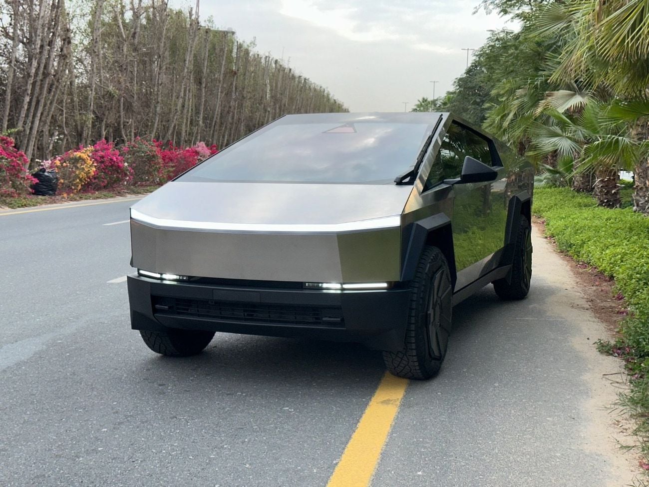 تسلا سايبرتراك 2025 Cyberbeast Foundation Series | 845 HP | Triple Motor AWD | Limited Edition | Brand New Zero Km