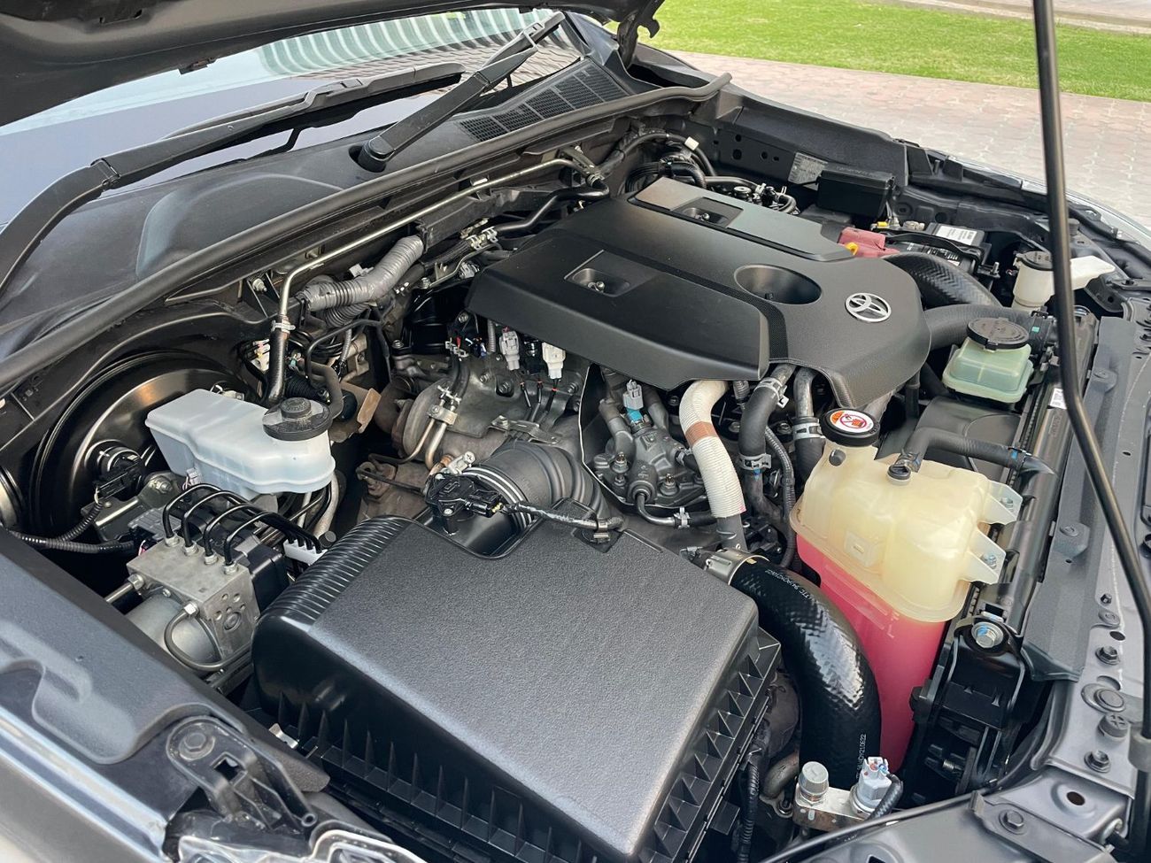 تويوتا هيلوكس Toyota Hilux SR5 full option export from Australia