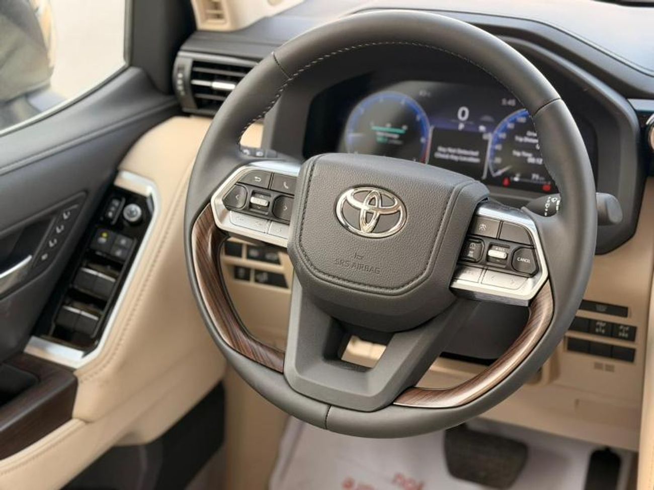 تويوتا لاند كروزر VXR