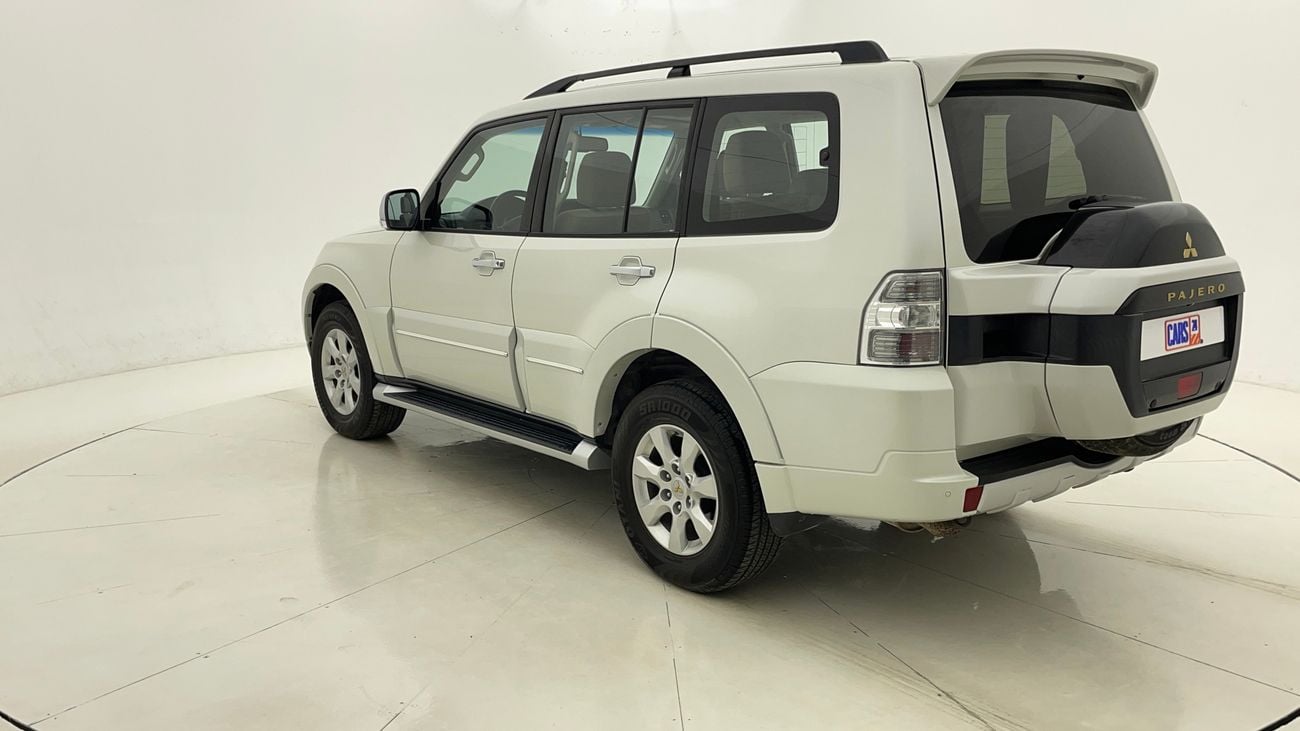 ميتسوبيشي باجيرو GLS MIDLINE 3 | بدون دفعة مقدمة | اختبار القيادة في المنزل