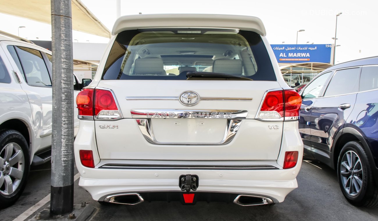 Toyota Land Cruiser GXR V6