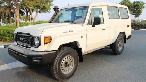 تويوتا لاند كروزر 70 TOYOTA LAND CRUISER VDJ76 4.5L STD(i) M/T DSL