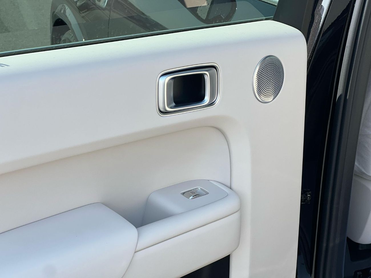 Li Auto L9 2024 LIXIANG L9 ULTRA WITH SIM SLOT  APPLICATION -OFFER PRICE