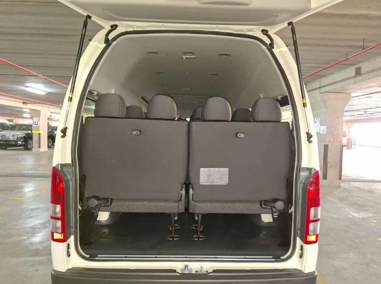 تويوتا هاياس TOYOTA HIACE HIGH ROOF DIESEL 2025 2.5