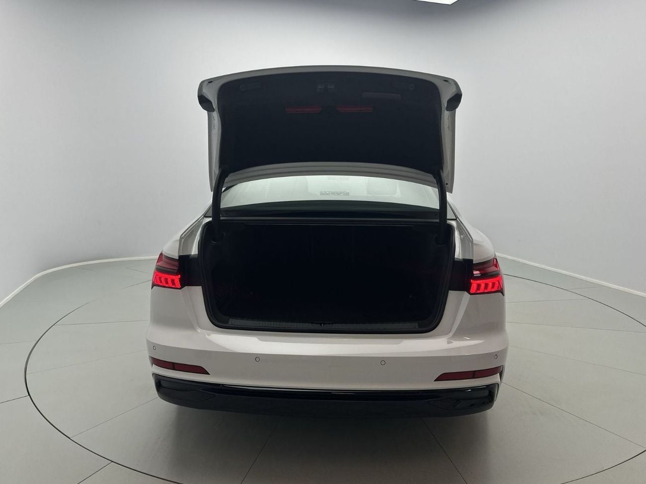 Audi A6 45 TFSI Design Quattro (245 HP) A6 Sedan 45 TFSI quat 245hp S line (Ref# 035521)