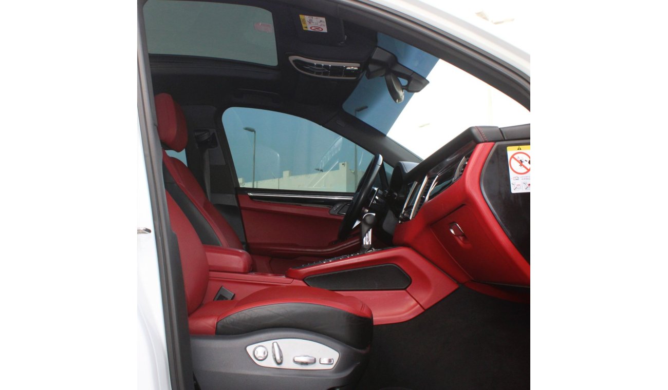 Porsche Macan S PORCHE MACAN S 2015 WHITE FULL OPTION GCC EXCELLENT CONDITION WITHOUT ACCIDENT