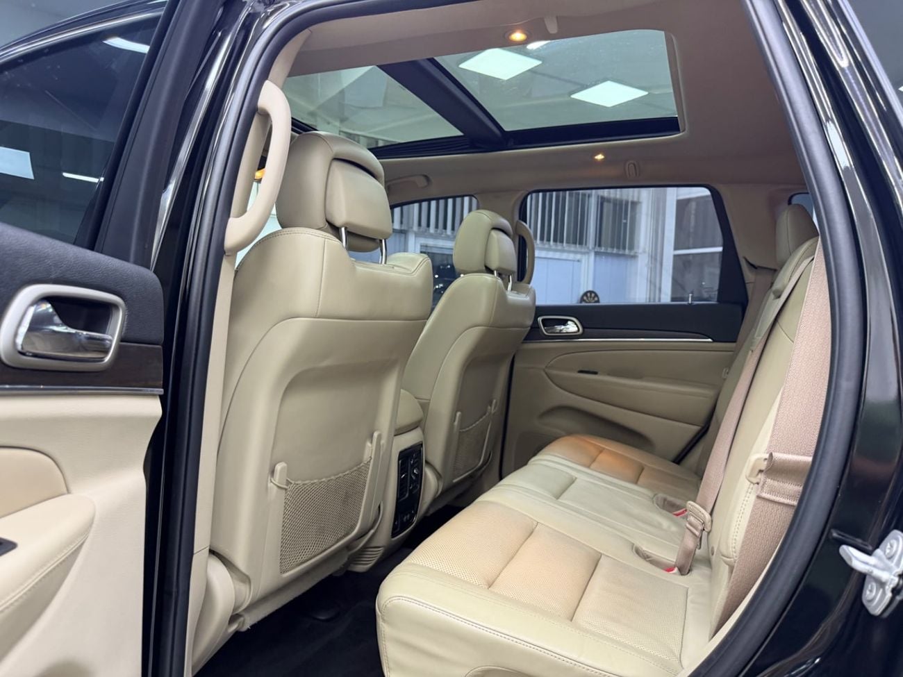 Jeep Grand Cherokee LIMITED GCC .. FSH .. Original paint .. V6 .. Perfect Condition