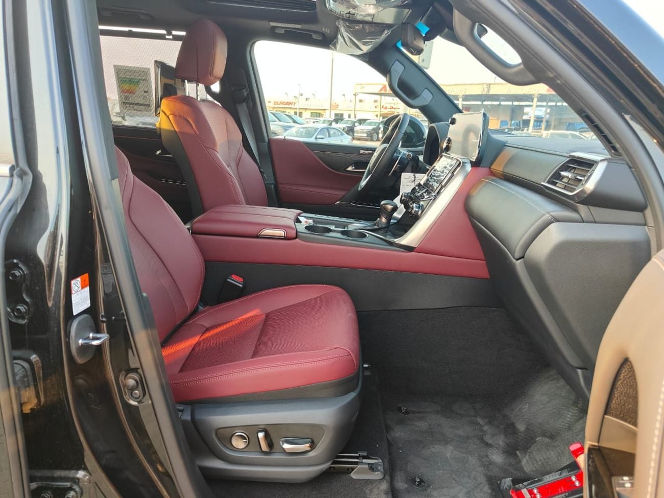 لكزس LX 600 2026 Lexus LX600 Signature (7-Seater) 3.5L V6 Twin-Turbo Petrol A/T 4WD Export Only