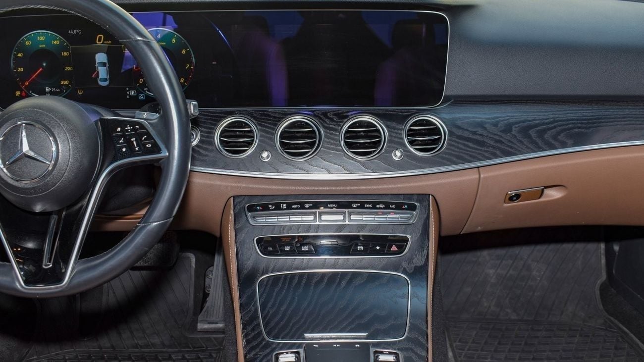 Mercedes-Benz E 350 2.0L  Rear-Wheel Drive