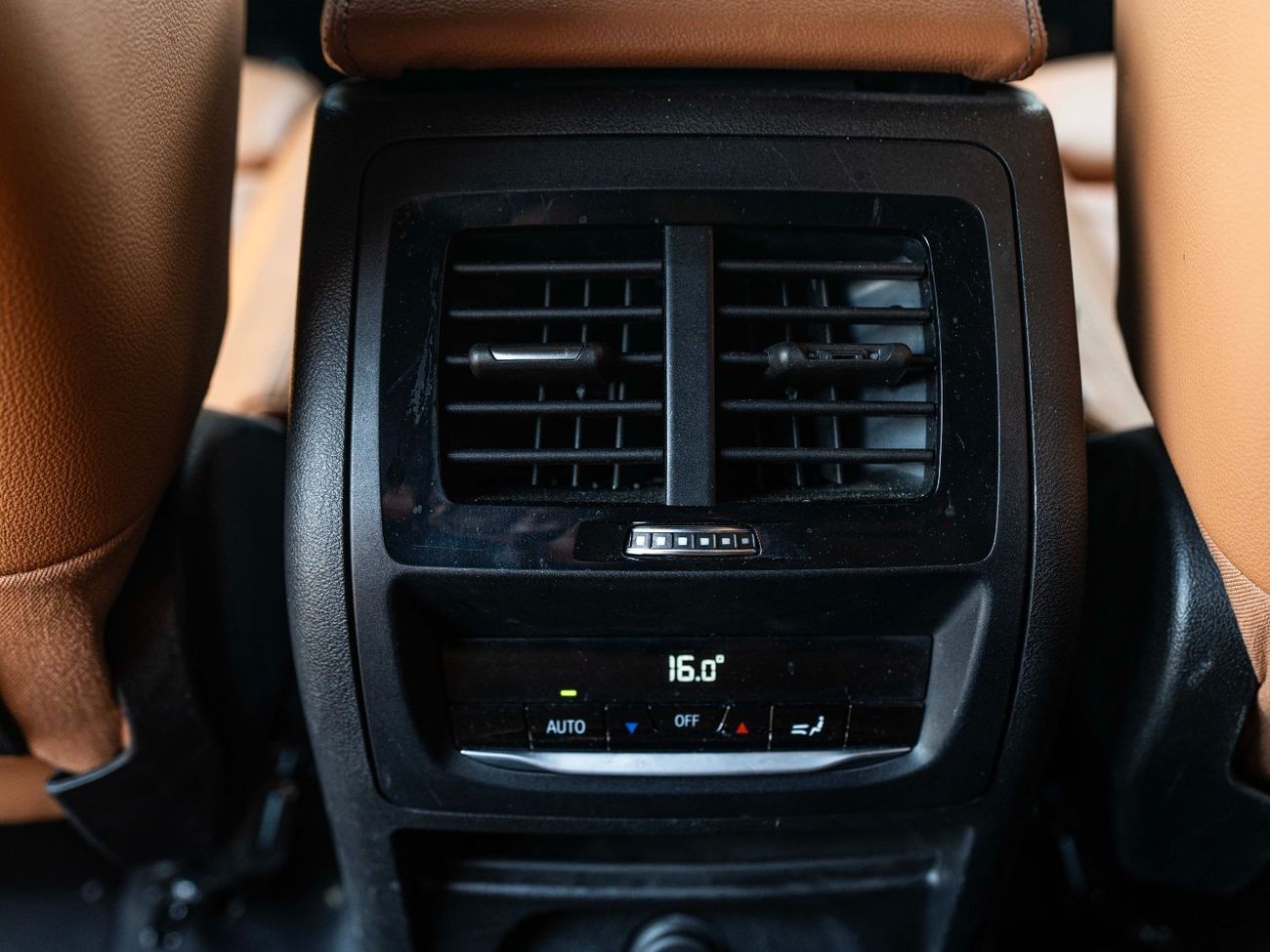 BMW X3 xDrive 30i M Sport AED 2,044 PM • X3 XDRIVE 30i • M-SPORT PACK • FULL AGMC BMW SERVICE HISTORY