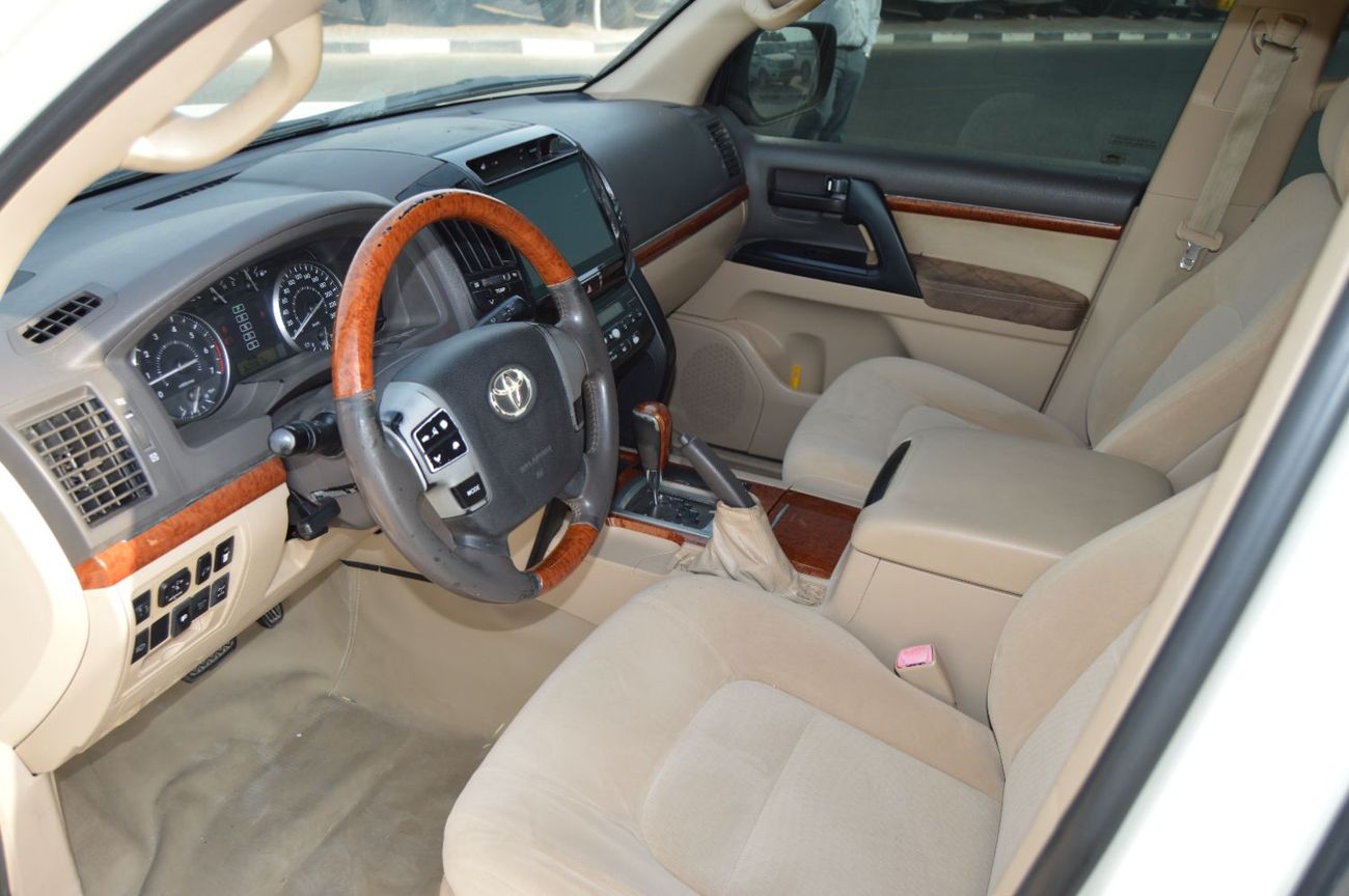 Toyota Land Cruiser GXR - Automatic . Petrol . SUV/Crossover . 4WD Wheel Drive . 5 Seats . 5 Doors ▾