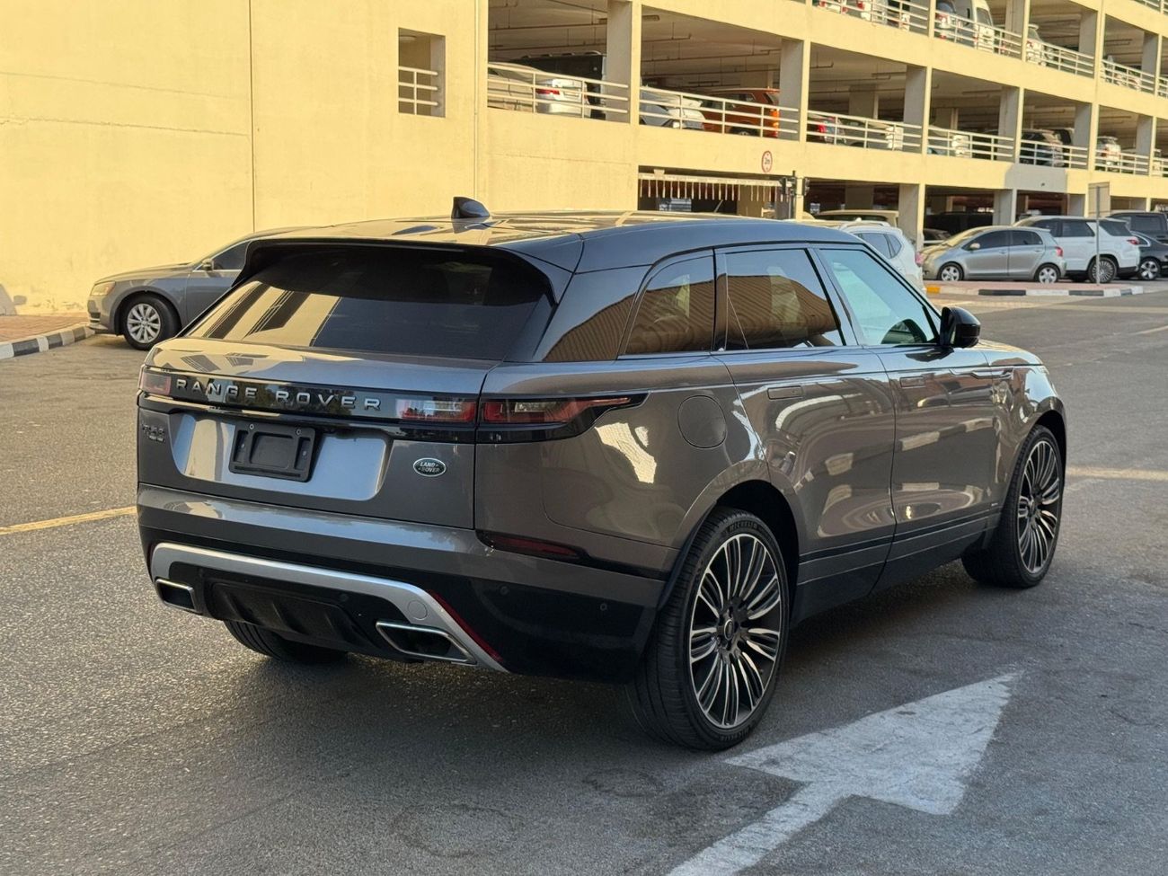 Land Rover Range Rover Velar 2018 P380 R-Dynamic HSE 3.0L 340HP CANADA IMPORTED