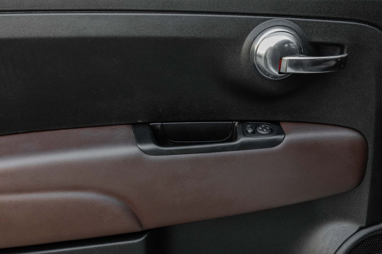 Abarth 695 695 Turismo Cabrio | 1,567 P.M | 0% Downpayment | Immaculate Condition!