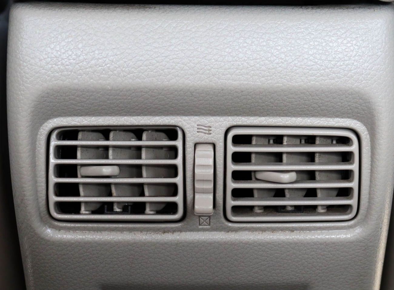 نيسان سنترا S 1.8L nissan sentra 1.8L 2020 GCC, original paint, accident-free, in excellent condition 747 P.M