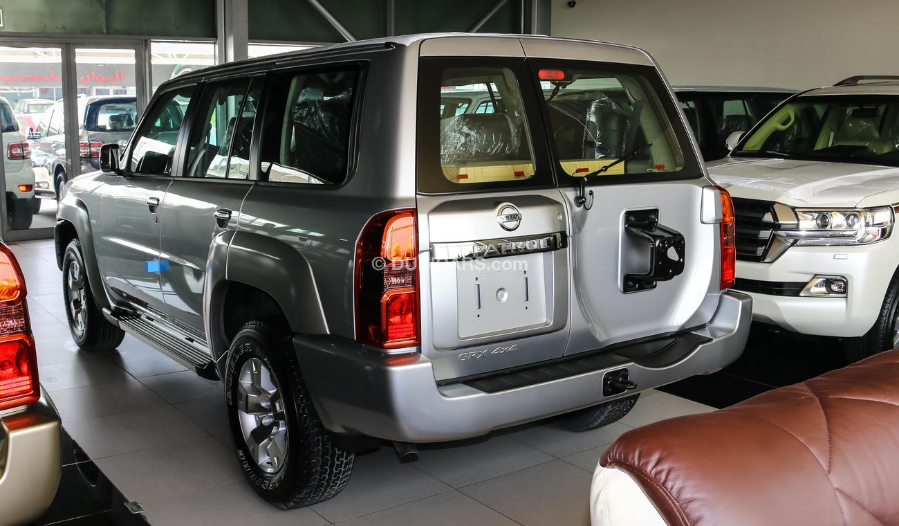 نيسان باترول سفاري GXR V6