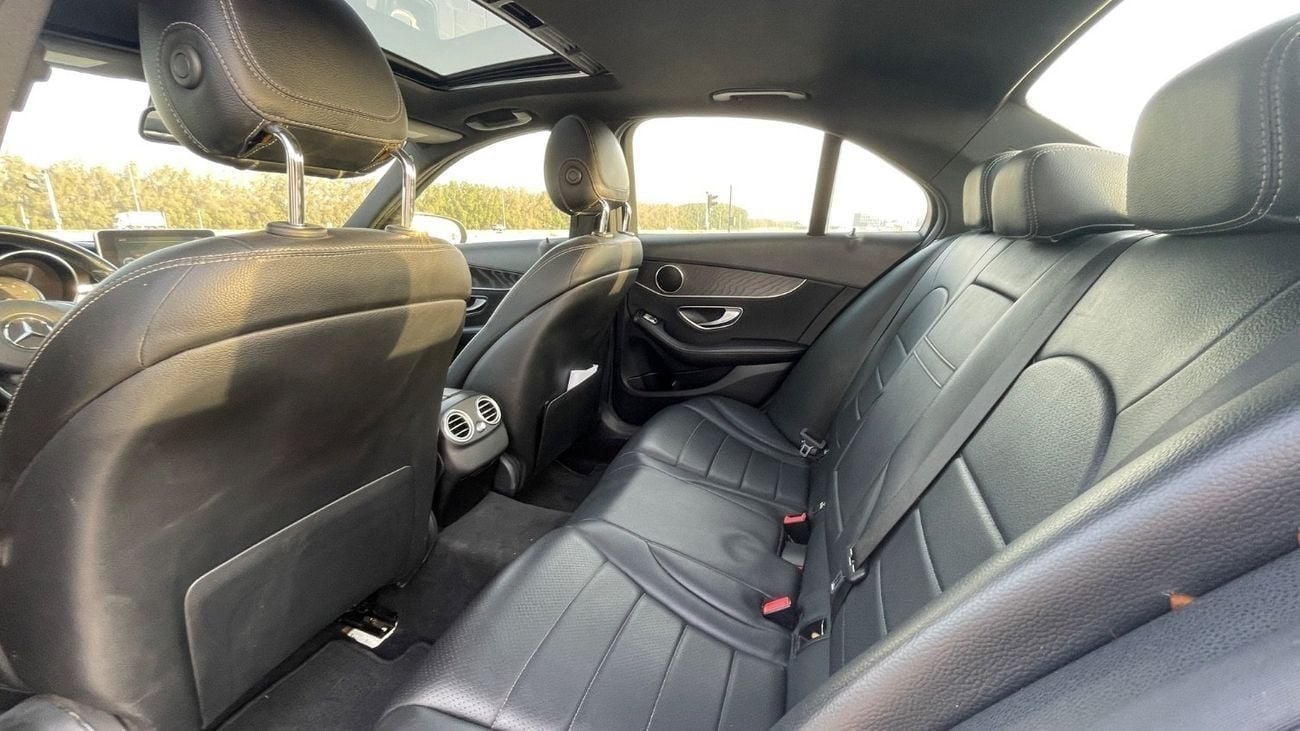 مرسيدس بنز C 300 Std 2.0L (241 HP)