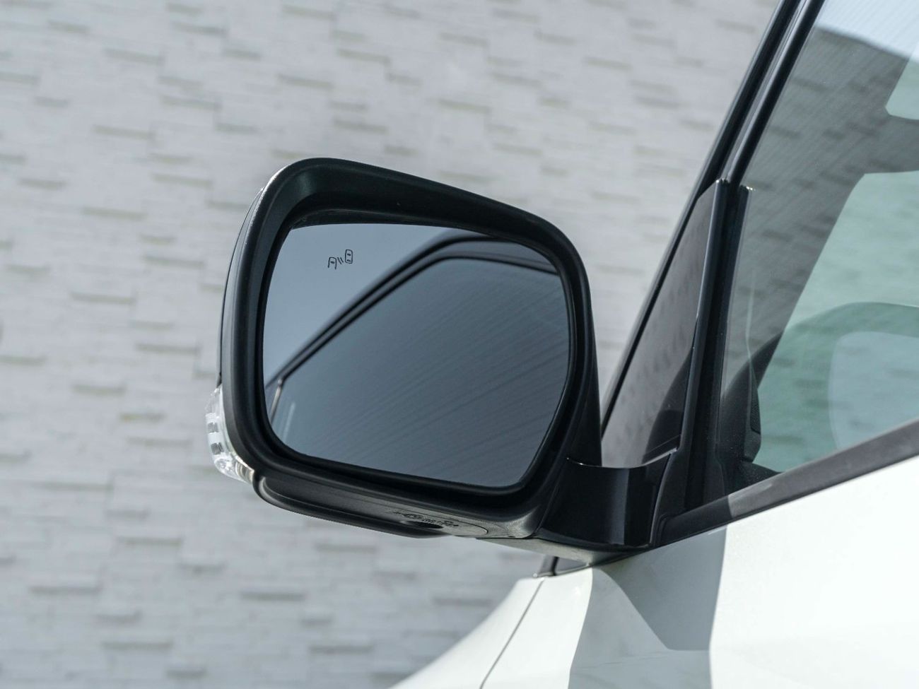 ميتسوبيشي باجيرو AED 2,044 PM • 3.8L PAJERO SIGNATURE - FINAL EDITION • ZERO KMS • MITSUBISHI WARRANTY UNTIL 2027