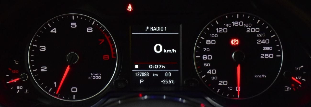 أودي Q5 EXCELLENT DEAL for our Audi Q5 S-Line 45TFSi Quattro ( 2016 Model ) in White Color GCC Specs