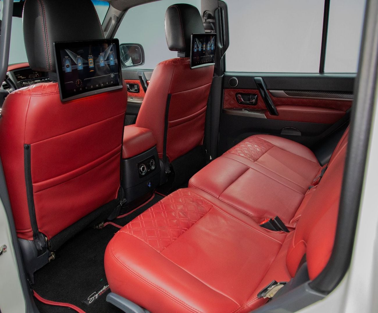 Mitsubishi Pajero Signature Edition