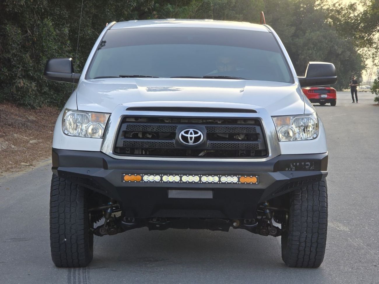 Toyota Tundra Crewmax SR5 5.7L TOYOTA TUNDRA 2011 5.7L V8 // 4X4 // GOOD CONDITION INSIDE OUT SIDE